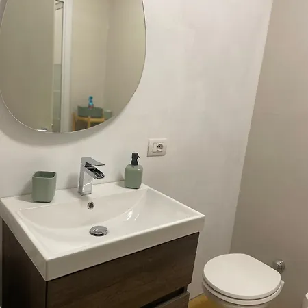 By Foot - House Varenna