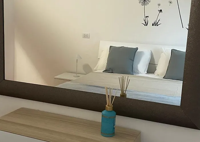 아파트 By Foot - House