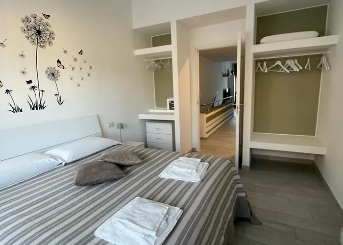 By Foot - House Varenna