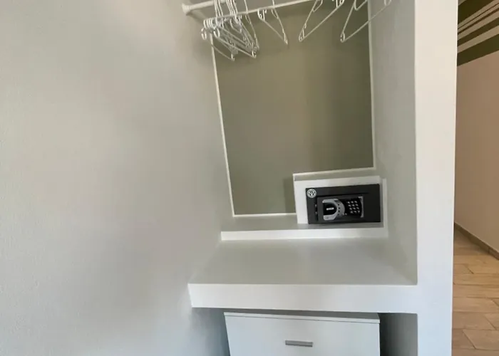 아파트 By Foot - House