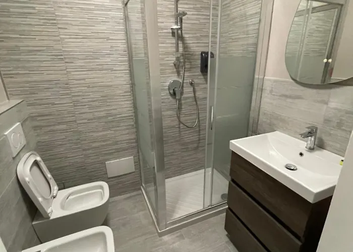 By Foot - House 아파트 바레나